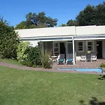 Paradiso Guesthouse & Self-Catering Cottage