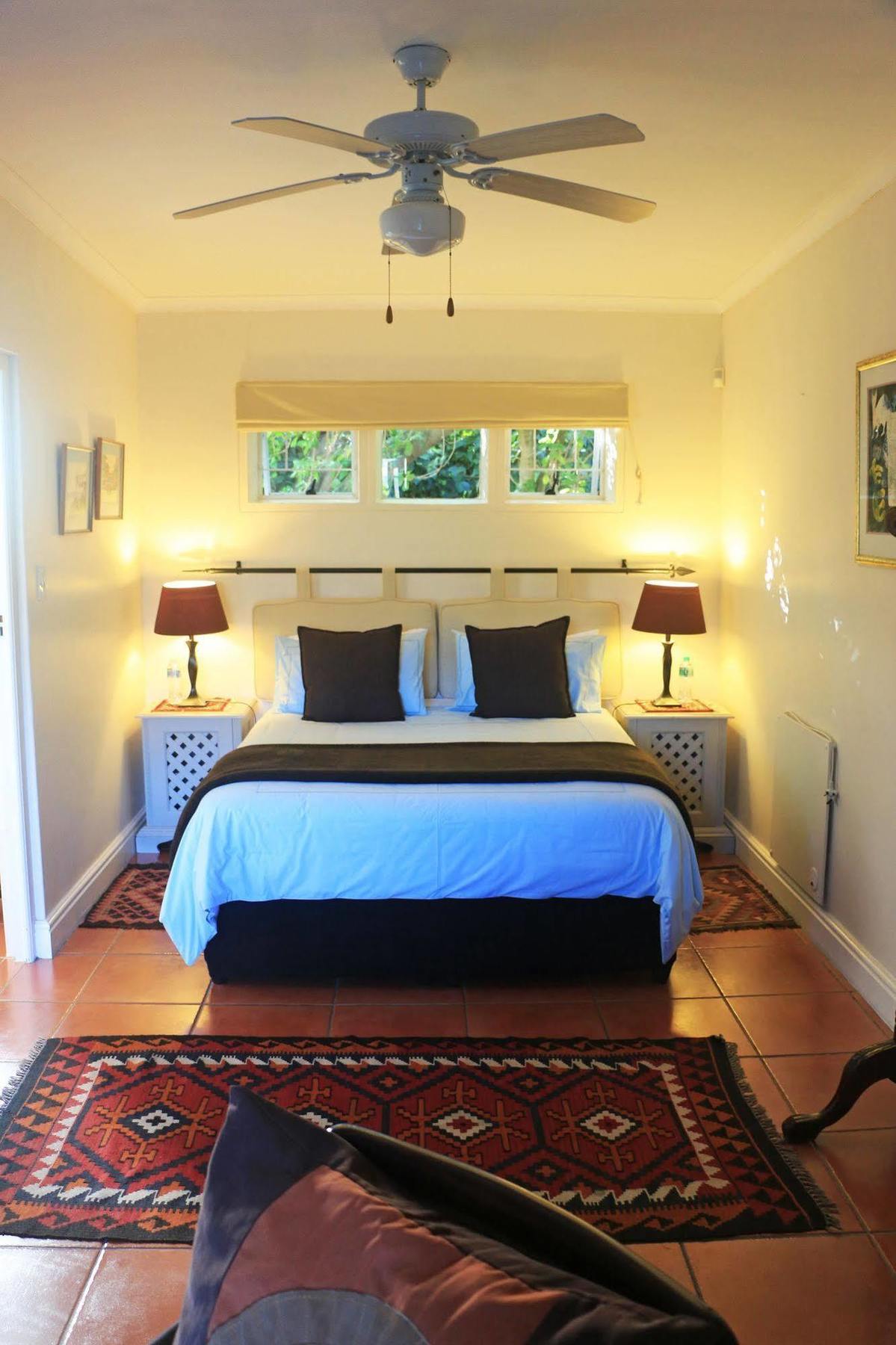 Paradiso & Self-catering Guest house