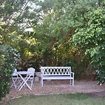 Paradiso Guesthouse & Self-Catering Cottage